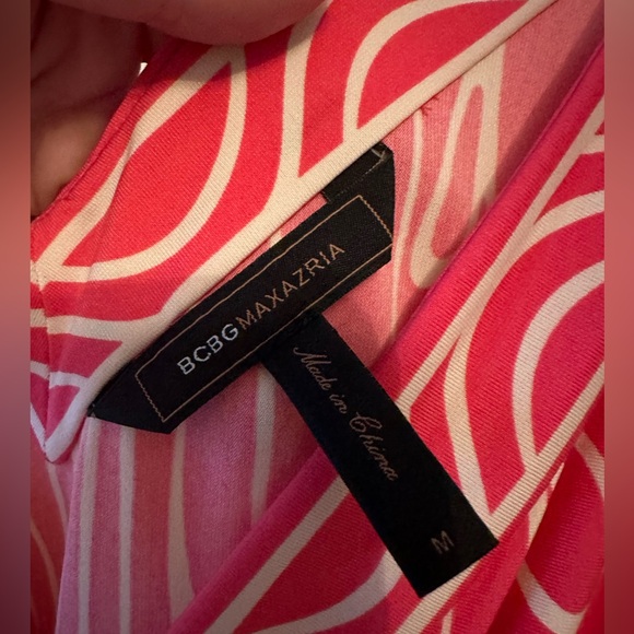 BCBG V-Neck Tank in Hot Pink with White Design - Size M - Picture 2 of 3